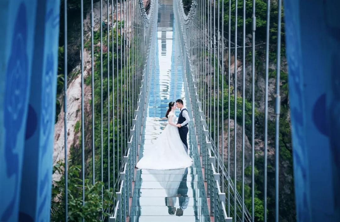 浪漫七夕·天橋之吻！馬仁奇峰景區(qū)憑借結(jié)婚證免費(fèi)入園！