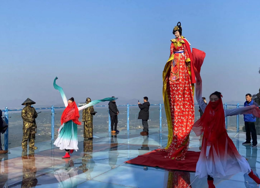 新年到！真·天空之境遇見高桿女神，千副春聯(lián)免費(fèi)送！