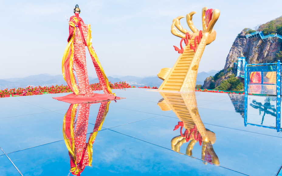 馬仁奇峰又添網(wǎng)紅打卡點(diǎn)！隨手一拍就是大片?。? /></a></div>
                    </li>
                                        <li>
                        <div   id=